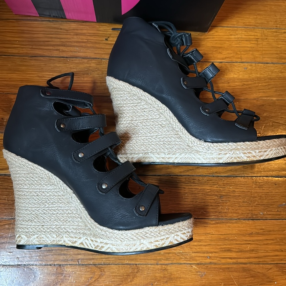 Michael Antonio Gizi Wedge Pump - Picture 6 of 9